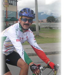 MIGUEL GRANADOS LUCE EL UNIFORME 22 AÑOS